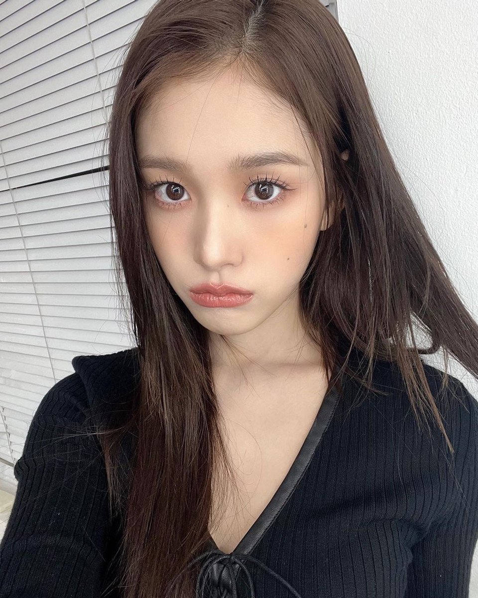 STAYCJFEED's tweet photo. 230307 Instagram Update

"Y Magazine Selca 📸"

#J #STAYC #재이 #스테이씨 https://t.co/uGwOyssSmU