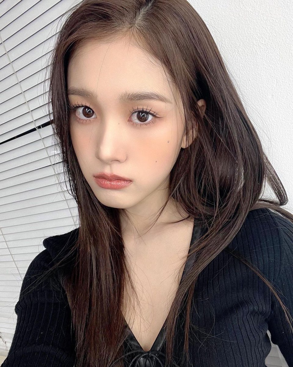 STAYCJFEED's tweet photo. 230307 Instagram Update

"Y Magazine Selca 📸"

#J #STAYC #재이 #스테이씨 https://t.co/uGwOyssSmU
