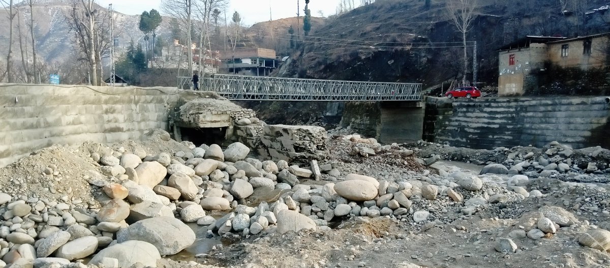 SEEDinPakistan's tweet photo. SEED is working with @GovernmentKP to develop climate-resilient infrastructure designs after recent floods. Our field team conducted an assessment of critical infrastructure assets in KP, prioritizing those most at risk from future climate change events.
#InfrastructureRecovery🛣️ https://t.co/5ozvVCnni1