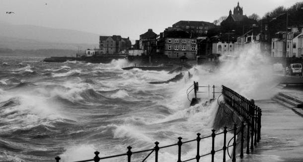 WMO’s Executive Council has endorsed UN #EarlyWarningsForAll initiative as a top priority. 
We will work with partners to try to ensure that everyone is protected by life-saving early warnings in the next 5 years.
🔗bit.ly/3INmwaQ