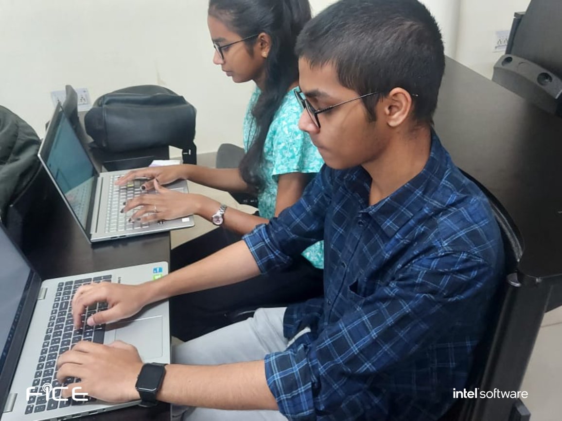 ficeindia's tweet photo. #FICE conducted a hands-on workshop on Python Programming for Modern Application Development at Lovely Professional University, Punjab. The training was taken by Intel® Certified Instructor Mr. Yogesh Raje.

#python #pythonprogramming #pythontraining #pythoncourse  #workshop https://t.co/msBrg6Nh94