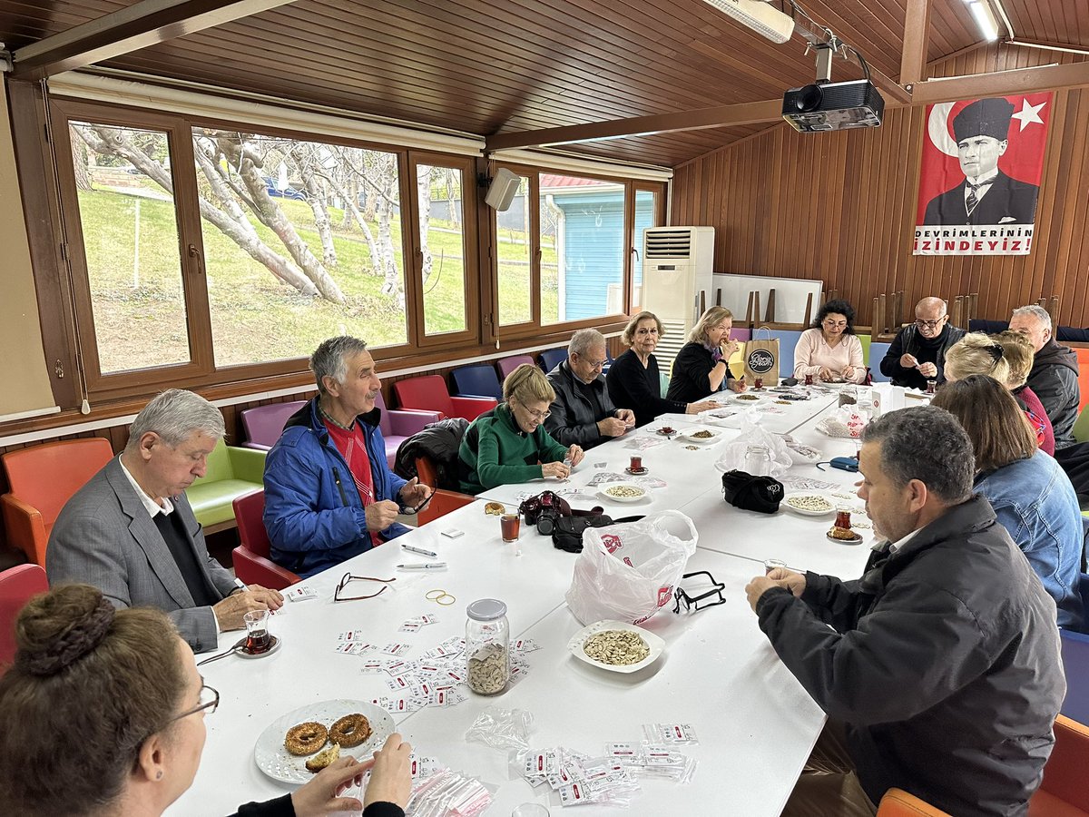 NKKonsey's tweet image. Nilüfer Kent Konseyi gönüllülerimiz 12 Mart Pazar günü yapılacak olan ‘Tohum Takas’ etkinliği için tohum paketlediler. İhsaniye kapalı pazar alanında yapılacak olan etkinliğimize herkesi bekleriz. 🤗🍆🥕🥗🌽🌶️
#tohum #tohumtakas