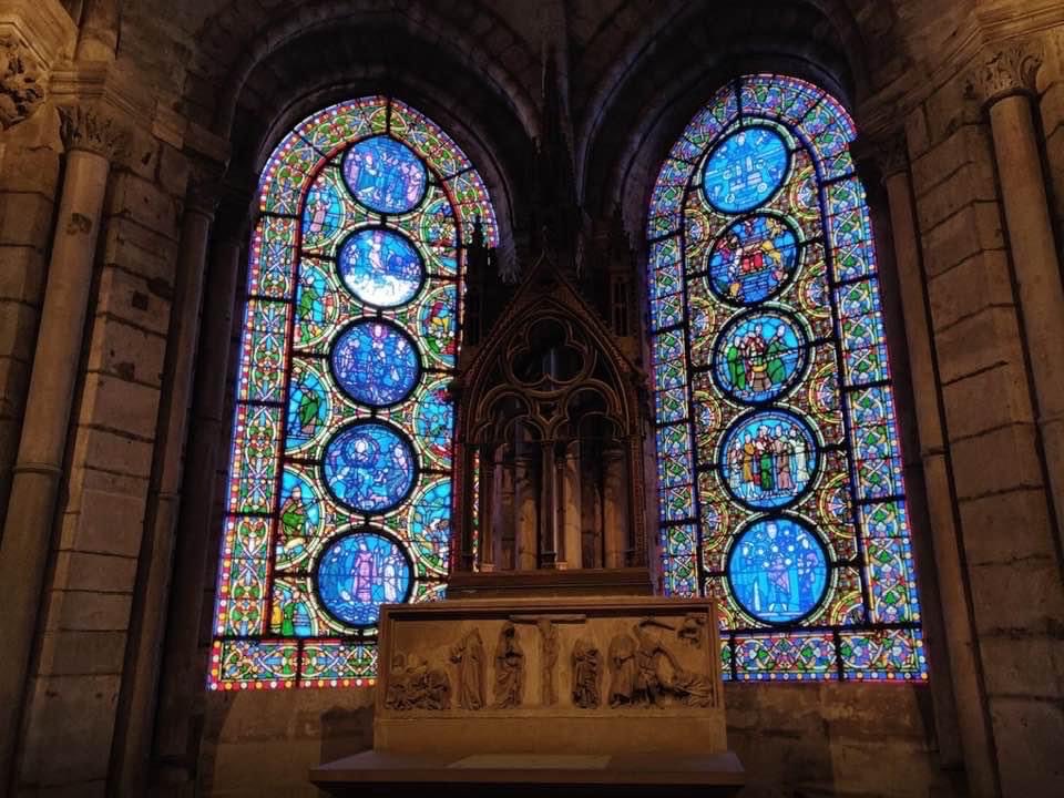 Vitraux dans la Basilique Saint Denis !