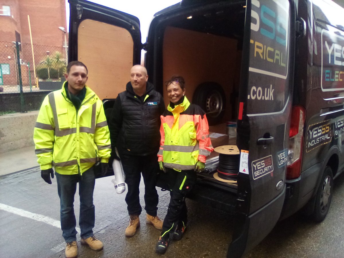 bobnoseda1's tweet photo. Andy from @YESSSElectrical delivering the materials for tomorrow's All-Female Plumbing &amp; Electrical competitions at Lewisham College with Dan &amp; Nella @construction_lc @Bres1982 https://t.co/GaYBnpSGdv