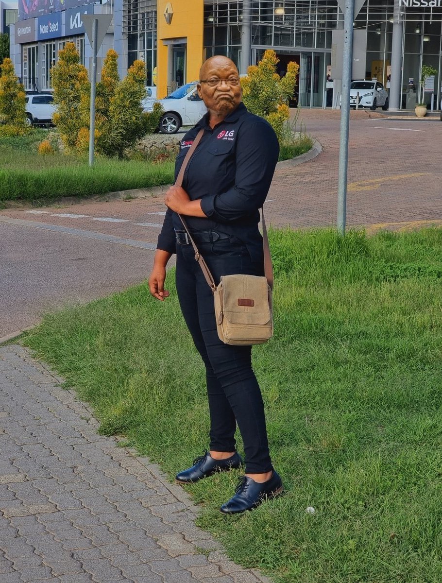 ThatIdiotRudy's tweet photo. @Ke_Arturo It's only in South Africa where you also need a connection to watch leaked videos, ok where the video https://t.co/E2eZxBf7RR