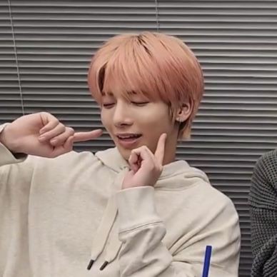 TYUNNIEMEOW97's tweet image. si cwk kul katanya