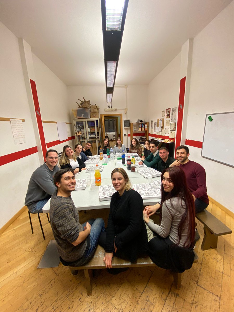 A_MusicaInsieme's tweet photo. Eccoci alla cena degli #animatori del prossimo Centro Estivo!
L'Associazione Musica Insieme APS presenta: il SUMMER MUSIC... INSIEME 2023.
Scegliete la simpatia, la competenza, l'arte, lo sport, la musica, il teatro... insomma... NOI.
#centroestivo
https://t.co/gtx8MGqHAu https://t.co/CDZZ78UfpY