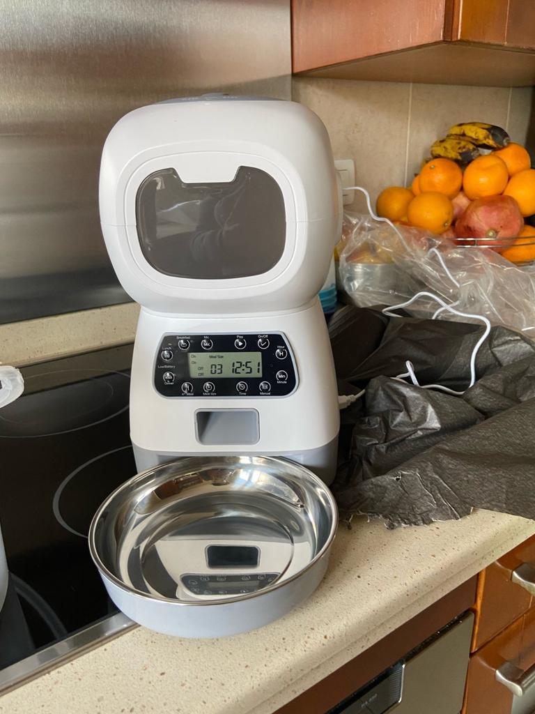 Blue_Bargains's tweet photo. Looking for a way to simplify your pet's feeding routine and ensure they are getting the right amount of food at the right time? Look no further than the auto pet feeder
#pet #petfeeder https://t.co/gVAcnn7Efn