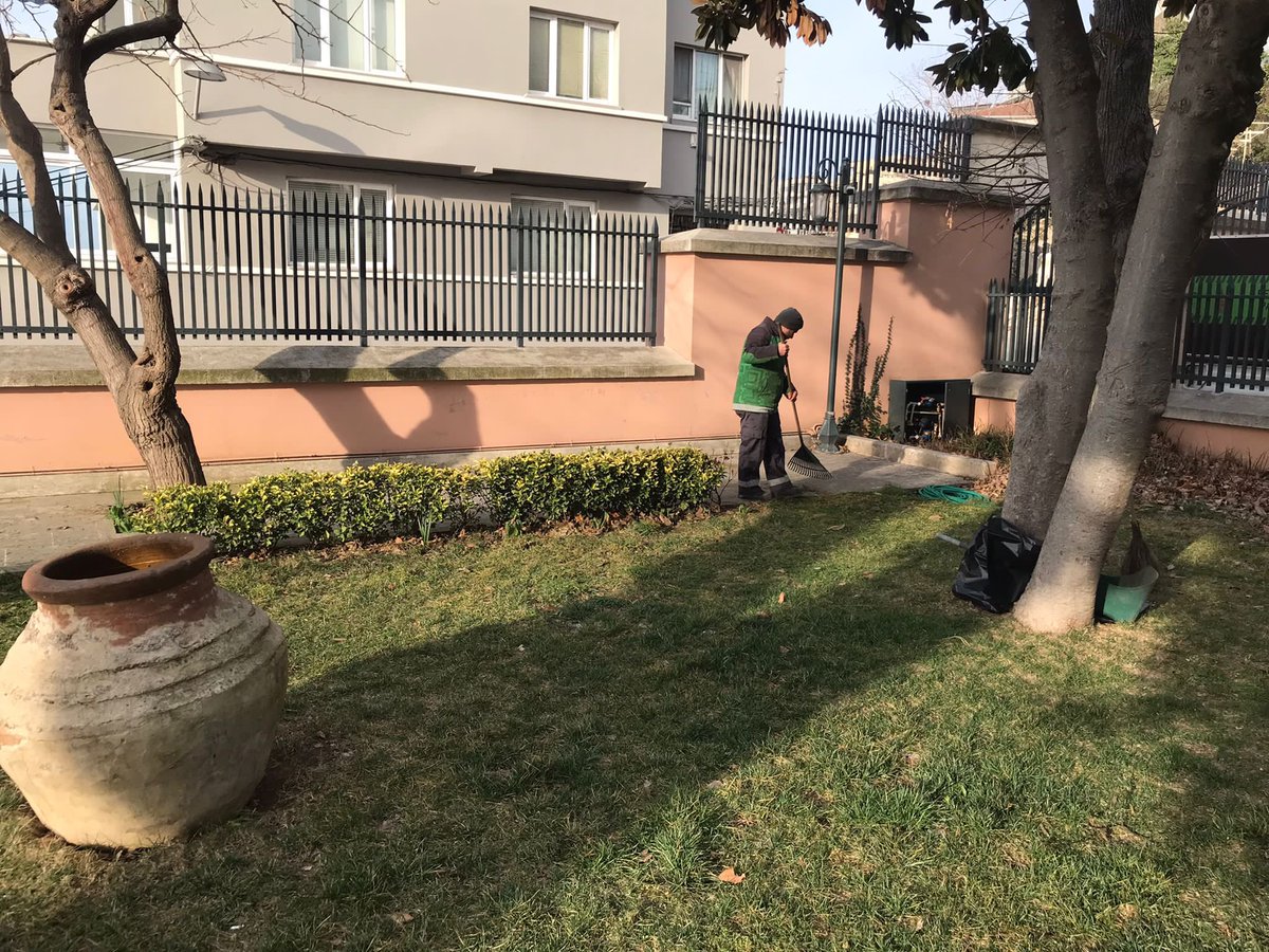 bbparkbahceler's tweet photo. Bölge genelinde Çim-ot biçimi ve temizlik çalışmalarımız...
@haydaraliyildiz @Halis_Yesilbas 
@_bekiruyanik @KonukcuMuzaffer @petekismett https://t.co/eKEBKi5OqV