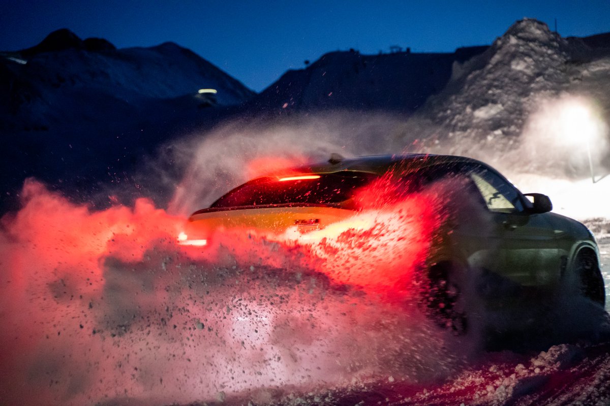 ¿Que la nieve no puede arder? ¿Que no?

#BMWMenlaNieve #MartesconM