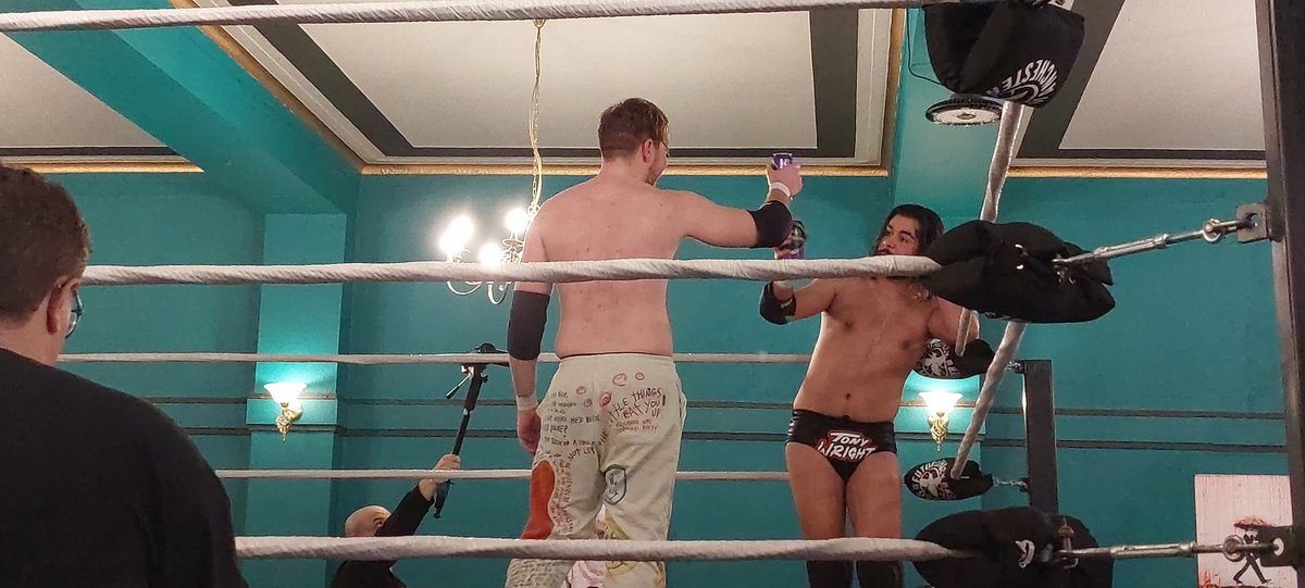 Nemesis_Paradox's tweet photo. Rounding out the weekend double header @FutureShockWres 05/03/23 starting with Part 1
So I got there late (I know) so we'll just start with the first match I got there for.
@ProperDM_ vs @tony_wright97 Good to see these 2 finally have this match. Its been a long time coming 😊 https://t.co/GFjPBjtBgK