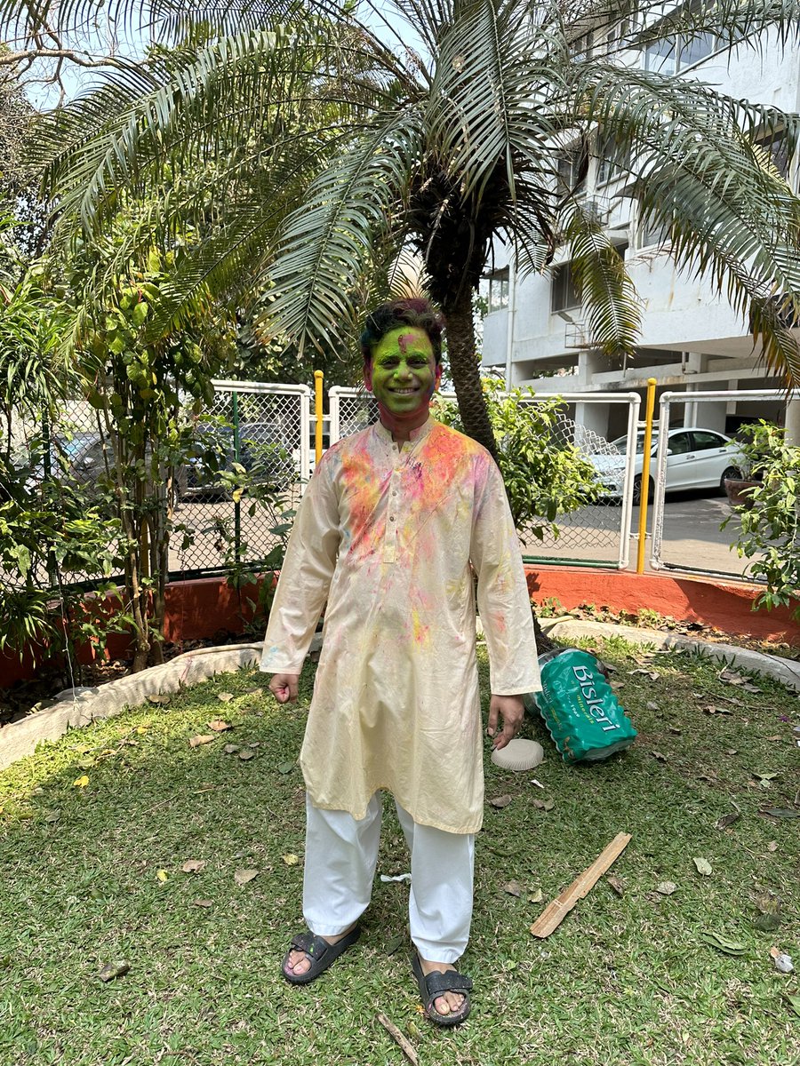 quaiser_khalid's tweet photo. Avanti Amber officers’ colony is a vibrant social space where different festivals are celebrated in harmony. Today we celebrated Holi where even the former residents joined to be a part of the family. Music, food brought by each family, laughter &amp; bonding made it memorable! https://t.co/SXJMJW9M2I