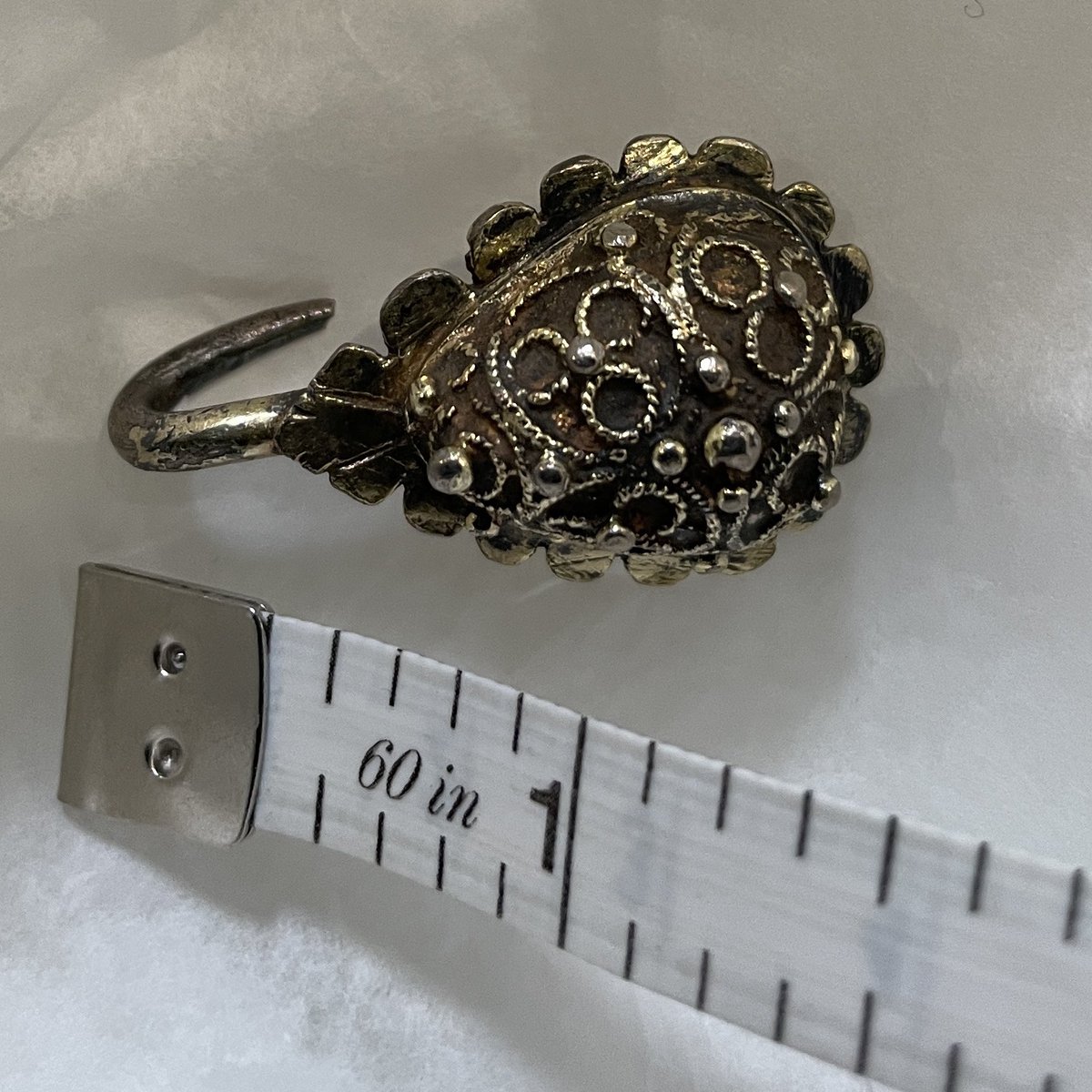 RAGriggsauthor's tweet photo. I was privileged to have a close-up look at this beautiful 16th century silver- gilt dress hook at Newton Abbot Museum @NewtonsPlace yesterday. It’s the inspiration for my latest research project …
#devonmuseums #historicalcostume #research #dresshooks https://t.co/7j5Xi5Ye3D