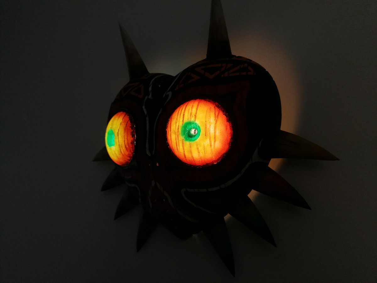 The3DHut's tweet photo. dos mascaras de majora con luz listas para sus dueños! mañana salen a su nuevo hogar 🎉✨ https://t.co/Z0INoFJbn5