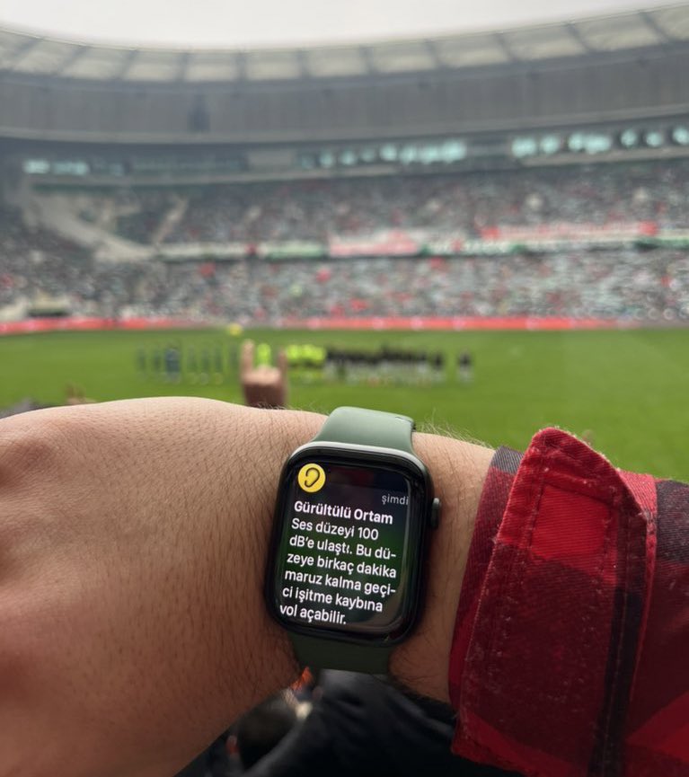 Bursaspor-Amedspor maçında, Türk futbol tarihinin en gürültülü istiklal marşı okundu.