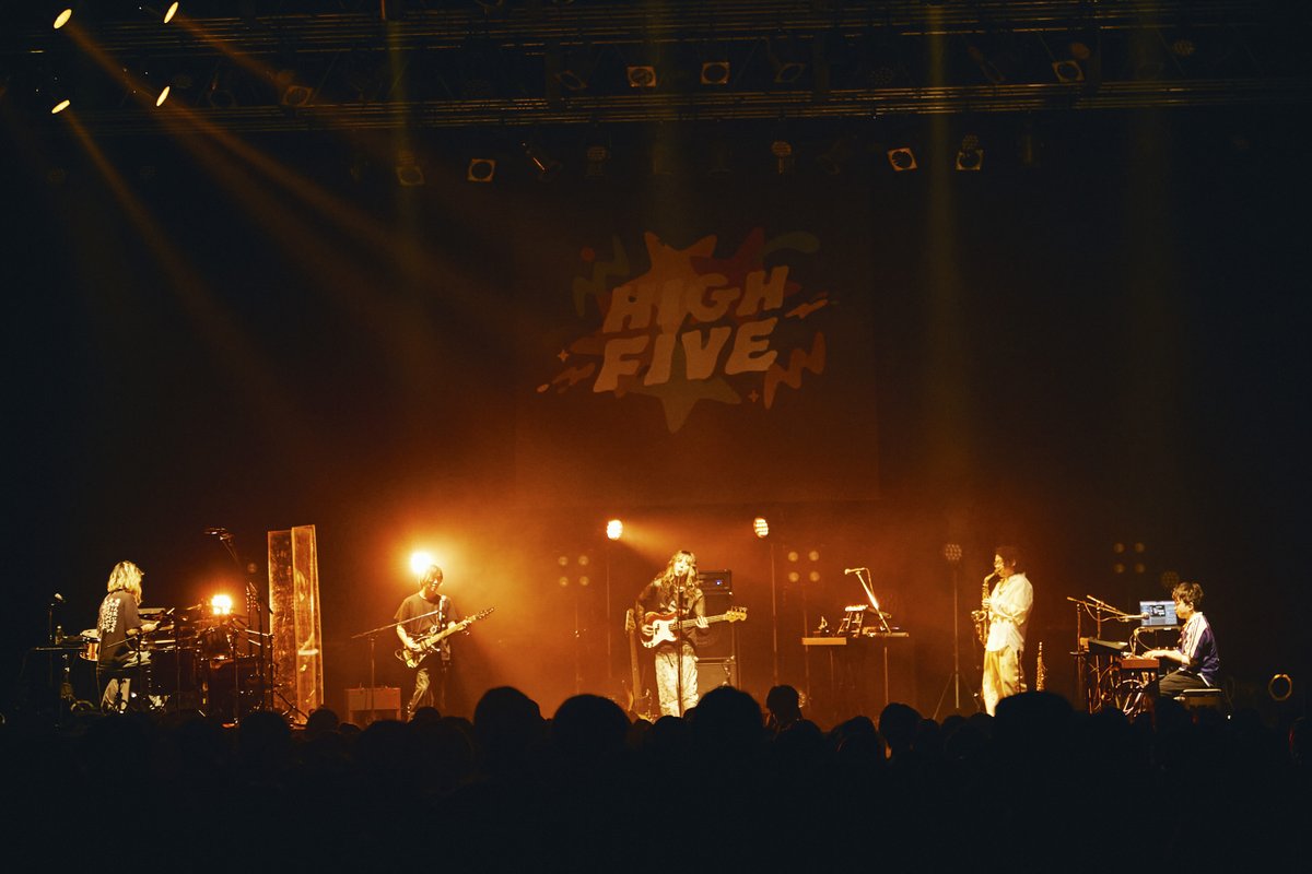 OngakuPia's tweet photo. BREIMEN×Kroiが3年ぶりに対バン　リスペクトが詰まった『HIGH FIVE 2023』東京公演オフィシャルレポート（写真全14枚）
https://t.co/Jq1uMBcLwT

#BREIMEN #Kroi #HIGHFIVE2023 #highfive_live https://t.co/UbGGDLUPRI