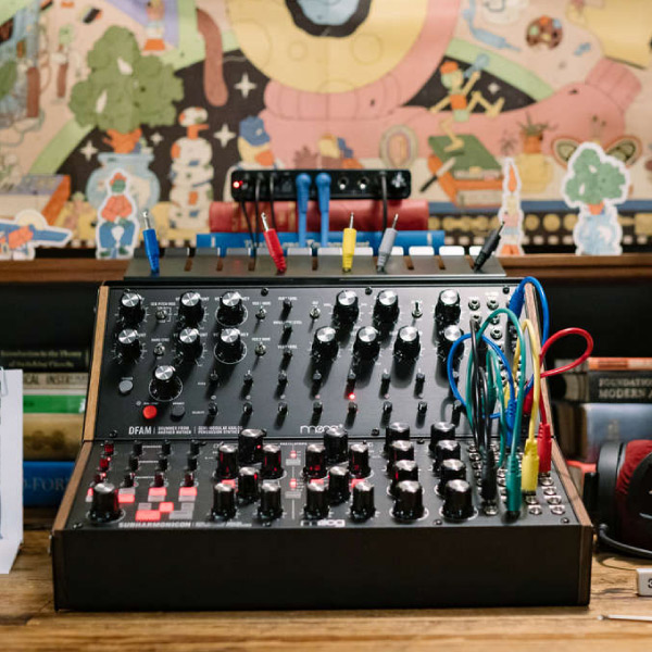 otairecord's tweet photo. 【moogのシンセサイザーがセットでお得!】
moogのDFAMとSubharmoniconのセットが176,000円→150,727円と2万円以上お得な価格で販売中!
ヘッドフォンを用意するだけであなただけのスタジオが完成します!是非お買い求め下さい!
https://t.co/Lp3XsTE4ZL
#moog #MoogSoundStudio #オタレコ https://t.co/ofTL8DW6k2