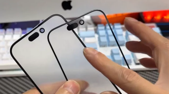 gizmochina's tweet photo. Apple iPhone 15 Pro Leak Reveals Thin Bezels Around the Display

https://t.co/ptyxErnsNc

#Apple #iPhone15Pro #technews https://t.co/k9MKcQZhY6