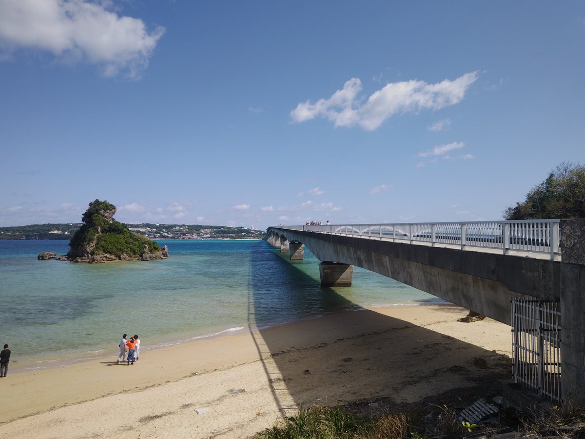 ArJapanAtVersys's tweet photo. 沖縄本島で行きたかった橋と道路を網羅！天気も最高でした https://t.co/pZjjk0P7VW