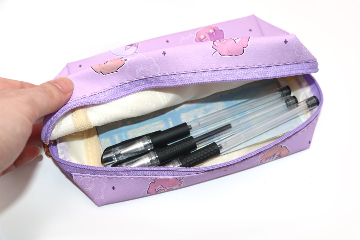CulturalKrell's tweet photo. 💜Custom pencil case. It is not only a very useful stationery, but also can store some small items.👛
#lollipopins #pencilcase #custommade #makeupbag #smallbusiness #giftcustom #purple #artist https://t.co/ODzPJJuQfm
