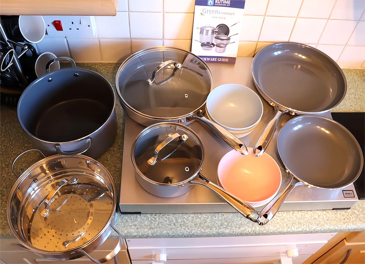 clockitchen's tweet image. 🔥🍳 Get high-quality cookware at a great price point!  🤑 Bonus eco-friendly cereal bowls 🌾, steamer, and scratch-resistant handles.  Suitable for gas, electric, halogen, and glass top stoves.  
#Cookware #KitchenEssentials