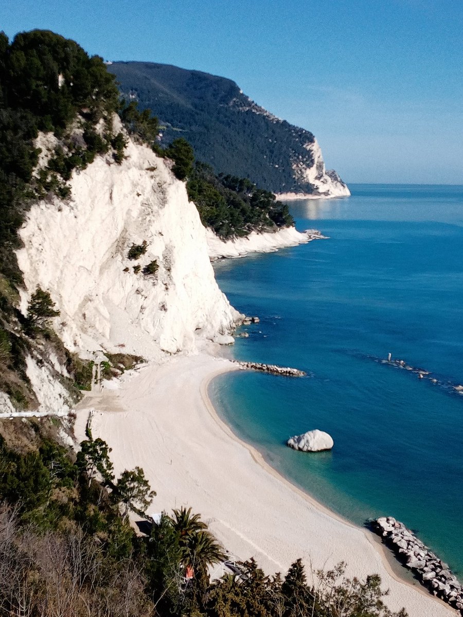 manents60's tweet photo. #vacanzenellemarche
#mare #Sirolo #parcodelconero https://t.co/QbEUjxsQpx