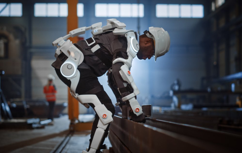 🎙️Interview de Jean-Jacques Atain-Kouadio, expert INRS, sur l'utilisation des #exosquelettes en entreprise : promesse de meilleures conditions de travail, non sans risques...👉ecoposs.fr/exosquelette-l… via <a href="/ecoposs/">ECOPOSS</a>