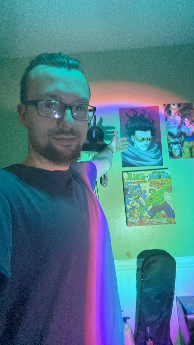 Hopefulmessager's tweet image. Was playing with my new light I think it looks great with my others I’ll be live in about 15 minutes come see the light show 😊💙 
 Twitch.tv/Hopefulmesseng… 
 #smallstreamconnect #SmallStreamerCommunity
