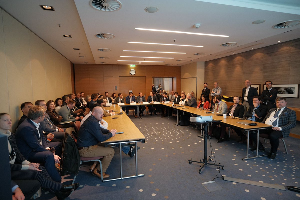 Are Bio- and Synthetic LNG robust alternative fuel solutions to reach GHG emission reduction goals? How to make climate neutrality a reality? Industry experts presented their Bio- and Synthetic LNG projects during the #LNGCON2023 Roundtable.