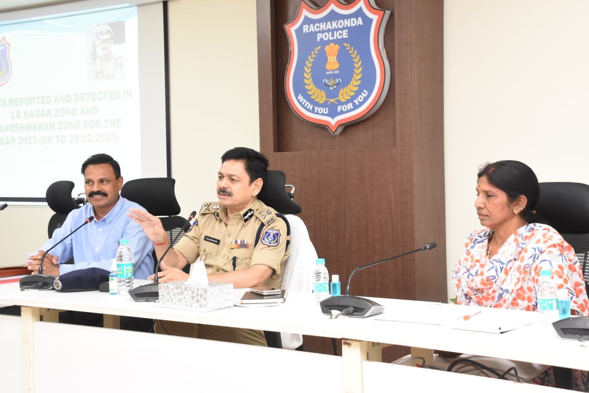 MalkajgiriCop's tweet photo. #Strict_measures to curb #thefts and to control #interstate #Houseburglary offenders: #CP_Rachakonda Sri. #DS_Chauhan_IPS.
#CP_RCK along with #DCP_Crimes Sri. Madhukar Swamy conducted a special meeting with #CCS Staff of Commissionerate at #CP_Office, Neredmet. https://t.co/mqRpRHjveW