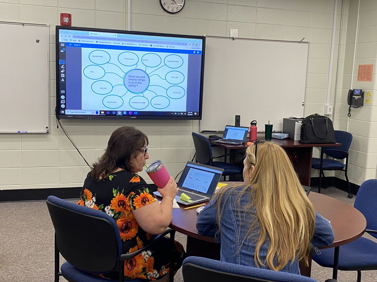 You know you’re sharing a great #edtech tool when you hear Ts walk out of your training saying, “I have so many ideas.” “This is so fun!” “The kids are going to be so engaged!”Excited to watch as these Ts head out to share @LumioSocial with their Ss. #cobbintech @SimpsonMSCobb