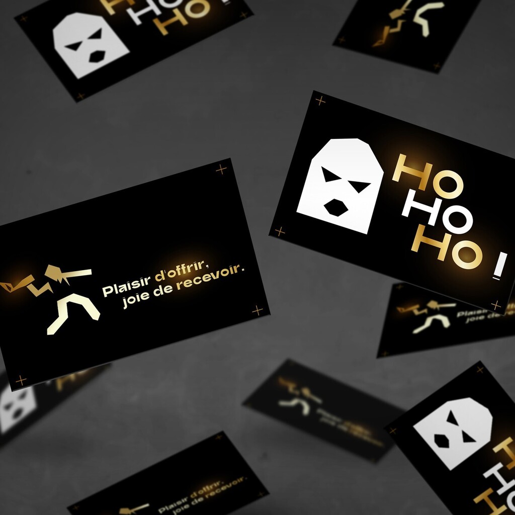 Hckrfr's tweet image. Ho Ho Ho, il reste encore des cartes postales rebelles, dispo par lot de 4, elles sont imprimées avec de la dorure et un papier soft touch noir, très doux 🎇
—
#révolution #contestation #manifestations #hongkong #paris #protest #mobilisation #giletsjaun… instagr.am/p/CpfST8-KpP-/