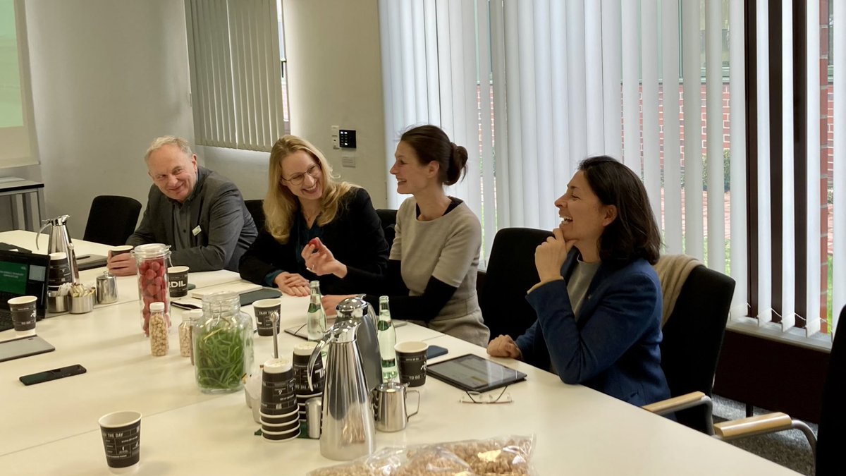 Unterwegs in der Region. Heute mit unserer Landwirtschaftsministerin <a href="/MiriamStaudte/">Miriam Staudte</a> und Landrätin Anna Kebschull beim Deutschen Institut für Lebensmitteltechnik in Quakenbrück. Hier wird an den Zukunftsthemen Qualität, Sicherheit und Nachhaltigkeit von Lebensmitteln gearbeitet.