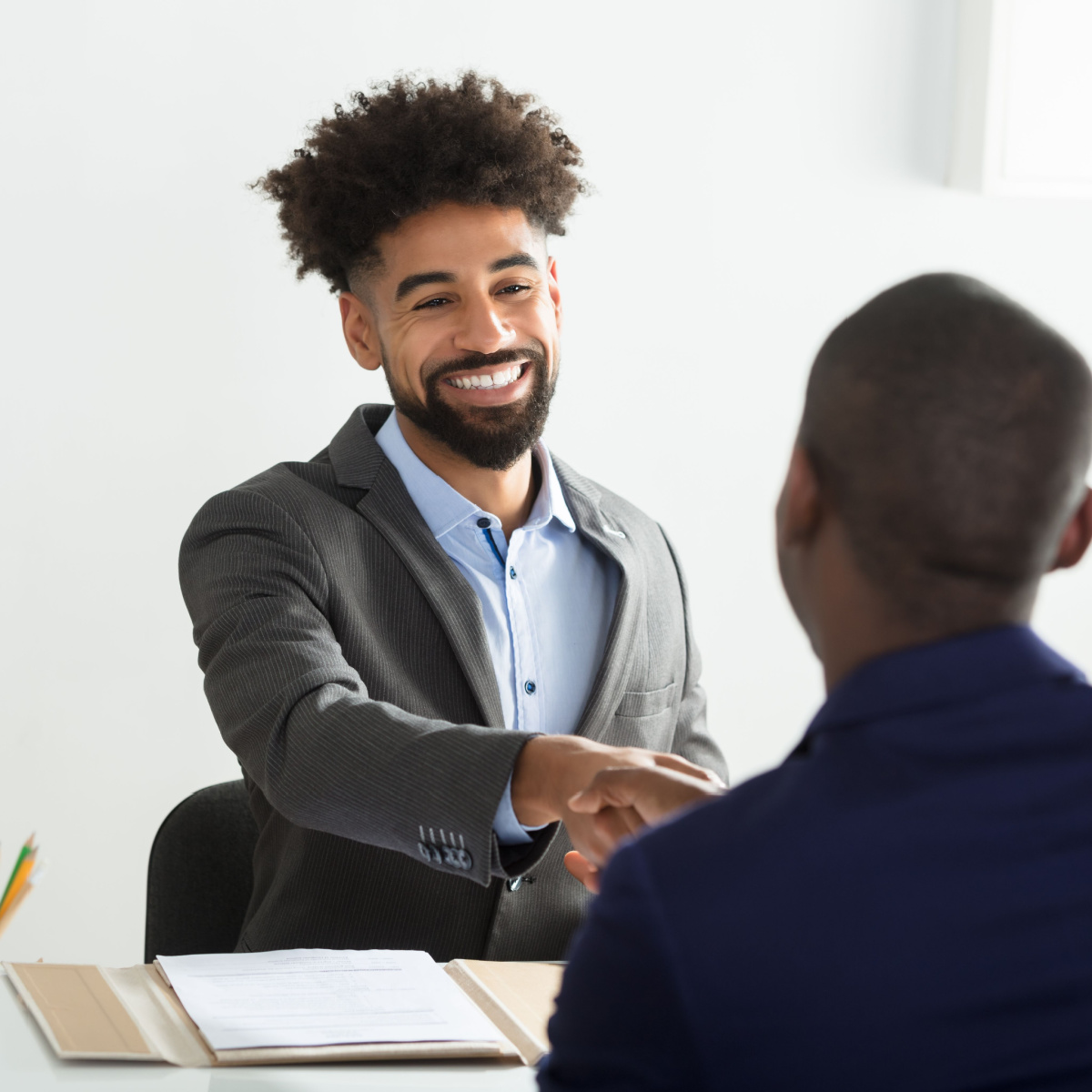 RecruiterDotCom's tweet image. We use thousands of #sourcing programs to source warm #candidates for each role, regardless of what industry. 👩‍💻 Learn more about how we can expand your #CandidatePipeline: hubs.li/Q01BVBBH0