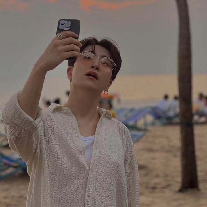 ; © ˓ Posted by: @ ˒ choiyonye_B
  ⸂ March, 7 , 𝟤𝟢𝟤3. ⸃ 𝓘𝓷𝓼𝓽𝓪𝓰𝓻𝓪𝓶! ⧽ 📸✨
╭ !

           ┈┈  ❛

¡