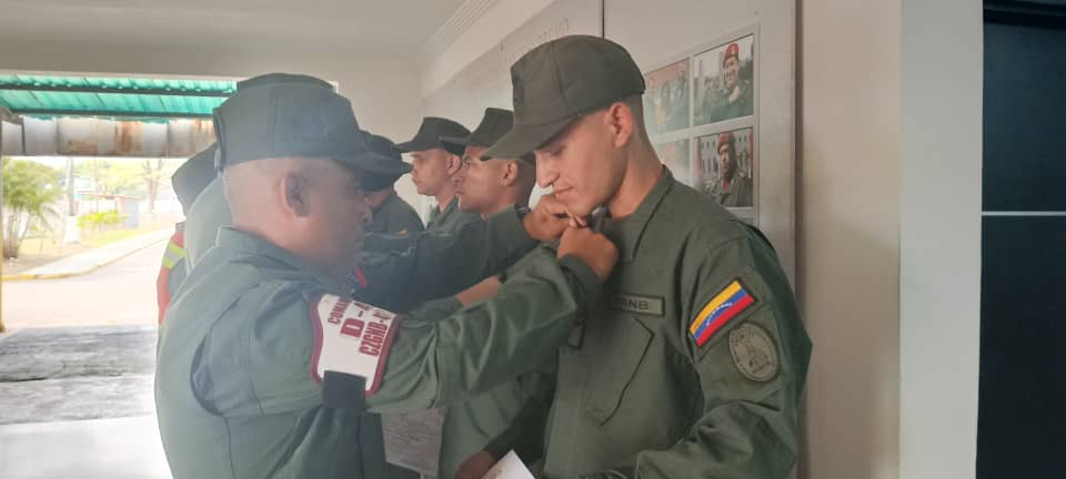 puesto_del's tweet photo. se efectuó acto de Bienvenida y Entrega de reconocimientos a nuestro personal militar  que se encontraba en la URRA Roraima, Garantizando la soberanía  y paz del Pueblo Venezolano.
#YoSoyFANB #GNB #GNBLealtadAbsoluta https://t.co/RmXnh2Acvx