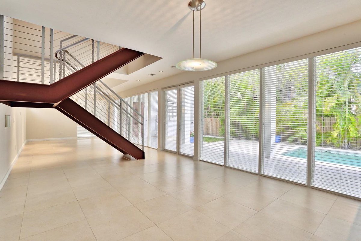 AFRealty's tweet photo. 🏡 745 SW 22nd Rd
🛏 Bed 4 - 🧼 Bath 4
📐 2,763 Sq Ft
💵 For Rent: $12,000/month

Lavish and elegant ultra modern home featuring a beautiful open space filled with natural light and beautiful finishes. https://t.co/pE08AbLZGn