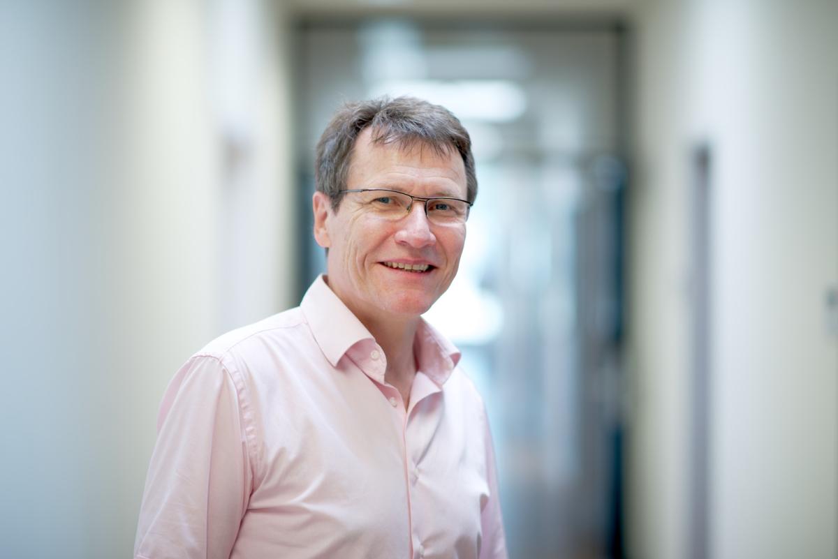 Feldberg Foundation zeichnet Jan Born aus: Der Preis würdigt jeweils einen herausragenden Vertreter der experimentellen medizinischen #Forschung aus Deutschland und England. Herzlichen Glückwunsch! uni-tuebingen.de/universitaet/a… #Medizin 📷: Wolfram Scheible/Universität Tübingen