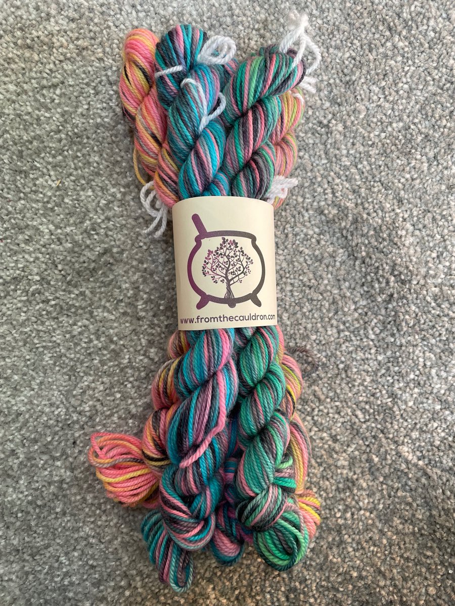 FromTheCauldron's tweet image. #MarchMeetTheMaker day 8: Finishing touches

I add the label once yarn has been sold because I don't want it to get crushed in my storage box. I package all my necklaces in organza bags. I think they look pretty. I'd like to get some bags for the yarn too

#MHHSBD #WomanInBizHour