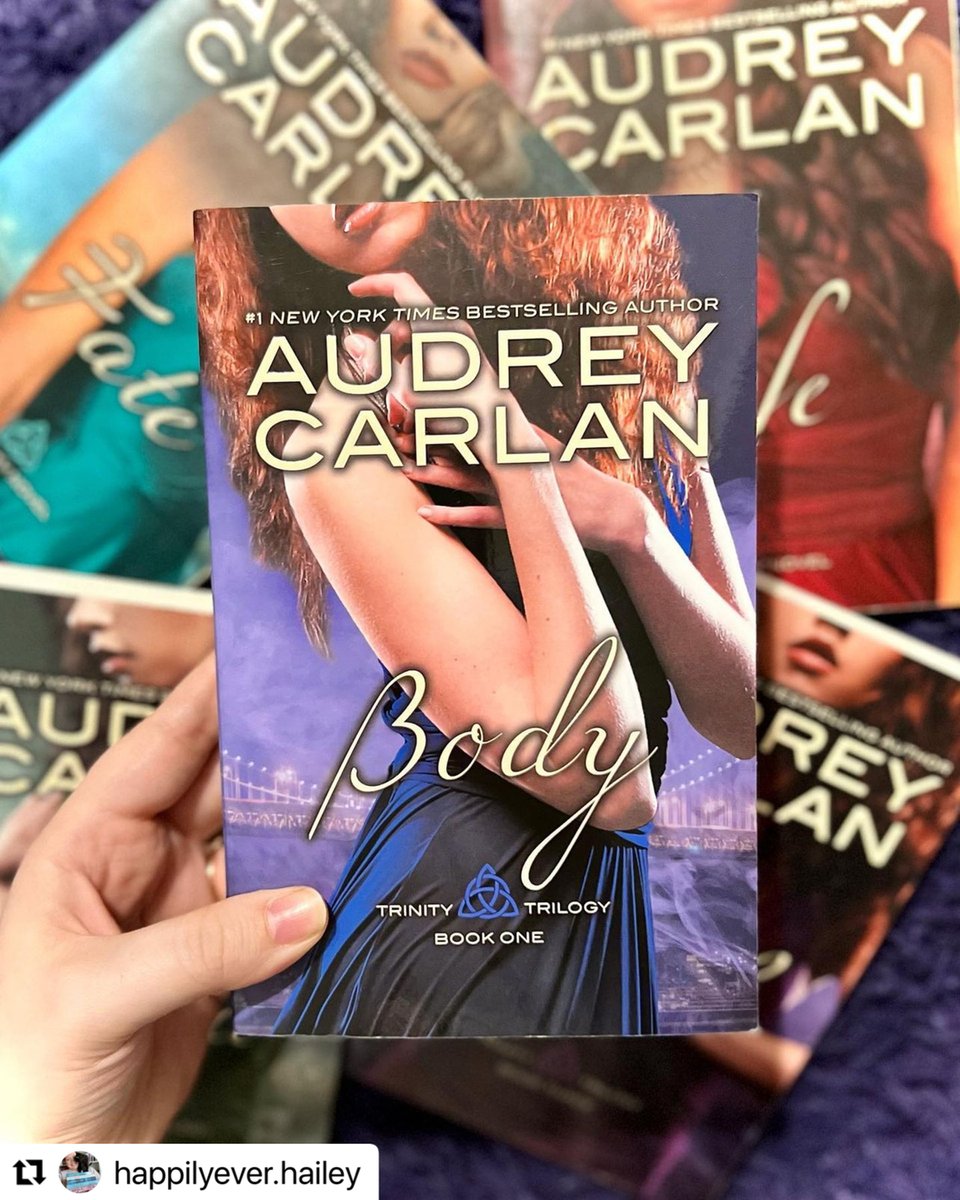 AudreyCarlan's tweet photo. This week, I've got a bit of a different kinda teaser for #TeaserTuesday ... This time, I'm teasing about some upcoming news about the #TrinitySeries that I can't wait to share with you all!
💋
Make sure you're signed up for my newsletter if you want first dibs on all the news https://t.co/LgnY9JXqS3