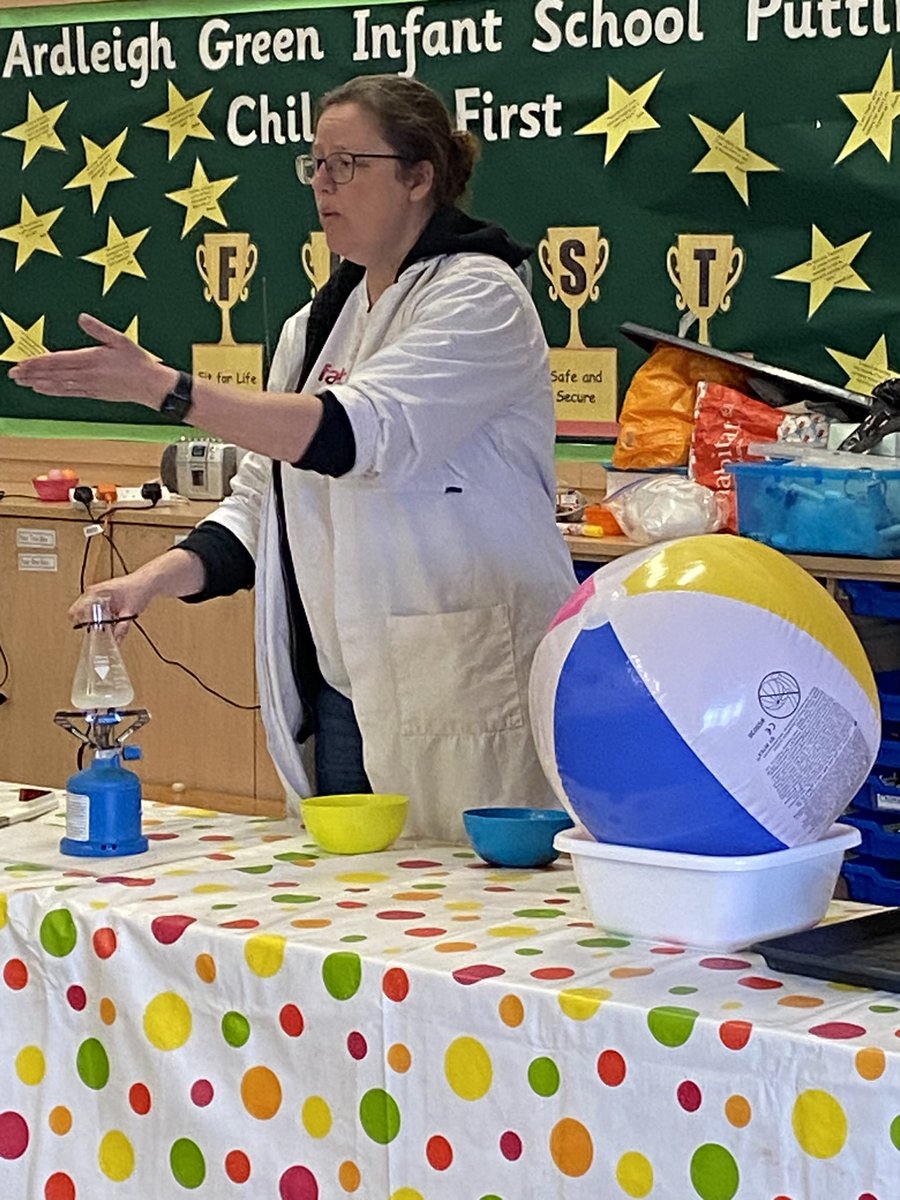 agjsschool's tweet image. Fab Science Workshop for Aspen this afternoon! We are carrying out experiments to learn about forces. #agjaspen #agjyear5 #agjscience