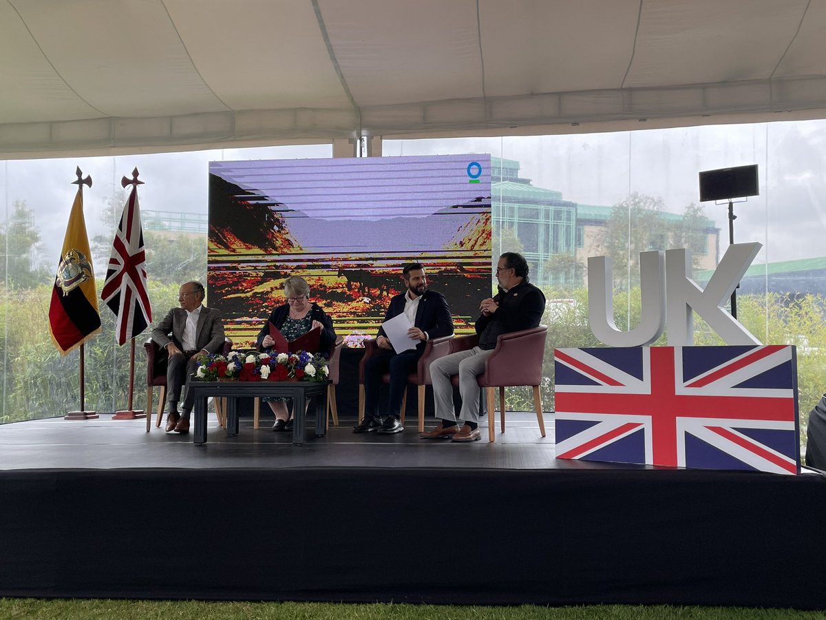 Lanzando el Nature Transition Support Programme con <a href="/DefraGovUK/">Defra UK</a> <a href="/theresecoffey/">Thérèse Coffey</a> <a href="/GustavoManriq_M/">Gustavo Manrique M.</a> <a href="/parosemena/">Pablo Arosemena Marriott</a> <a href="/SevillaRoque/">Roque Sevilla</a> 
Gracias a <a href="/USFQ_Ecuador/">Universidad San Francisco de Quito</a> 
Juntos salvamos el 🌎 🇬🇧🤝 🇪🇨