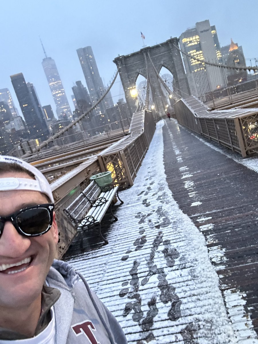 Casey's tweet photo. something about achieving peak happiness before 7am everyday https://t.co/yXdcb8vMOD