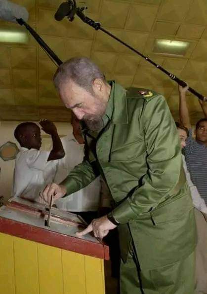 Así es #Cuba. La PATRIA nos convoca. La defensa de la Obra Revolucionaria en momentos difíciles es también un deber patriótico. #FidelPorSiempre . #YoVotoXTodos