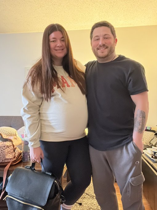 WE ARE HAVING A BABY TODAY EVERYONE!!! 😍😍 #pregnancy https://t.co/dtLfNrUkiU<a href="/tag/pregnancy"class="tags">#pregnancy</a>