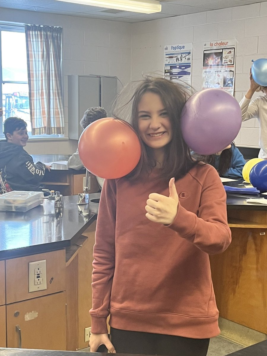 MmeDewling's tweet photo. Having a bit of fun with static electricity! @mpipanthers https://t.co/W7o8990SYw