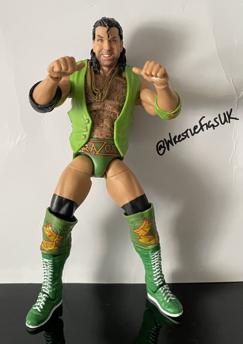 Used one of the extra heads from the Ultimate Edition for the RAW 3 Pack Razor Ramon