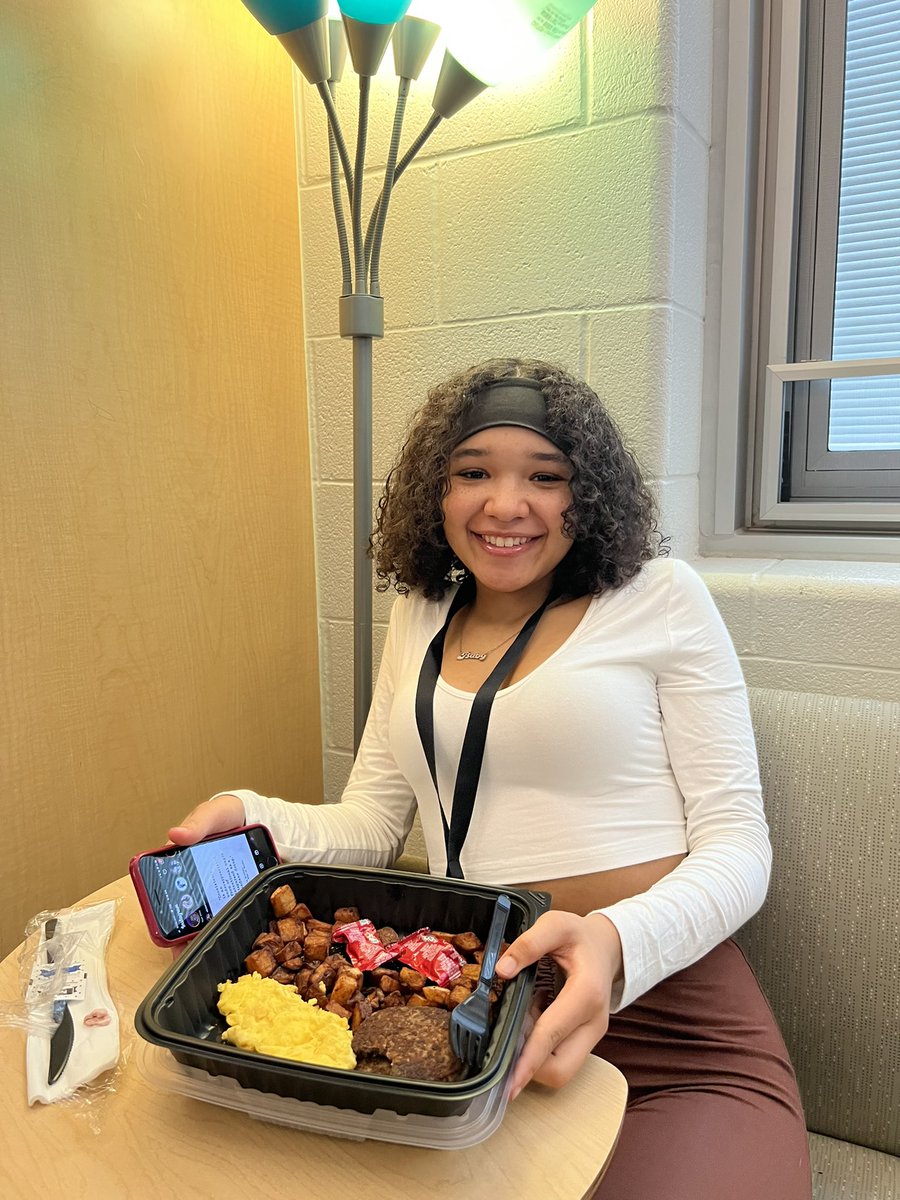 Thank you Greater Columbus Community Helping Hands ❤️ This group of freshmen earned a Bob Evans breakfast for their positive behavior &amp; high level of engagement in the Mapping Your Future program!