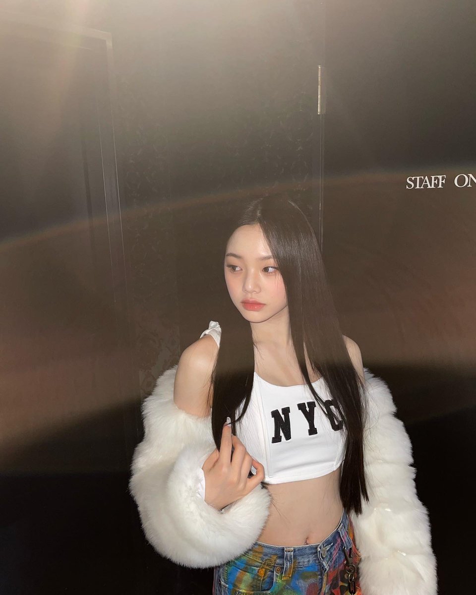 beep! beep! 🚗💭 clicky! thank you so much for always being with us until the 300th days celebration. i wish that we could be together for the next 300 years and i promise that i will be the better version of myself for clicky. ૮꒰˵• ﻌ •˵꒱ა