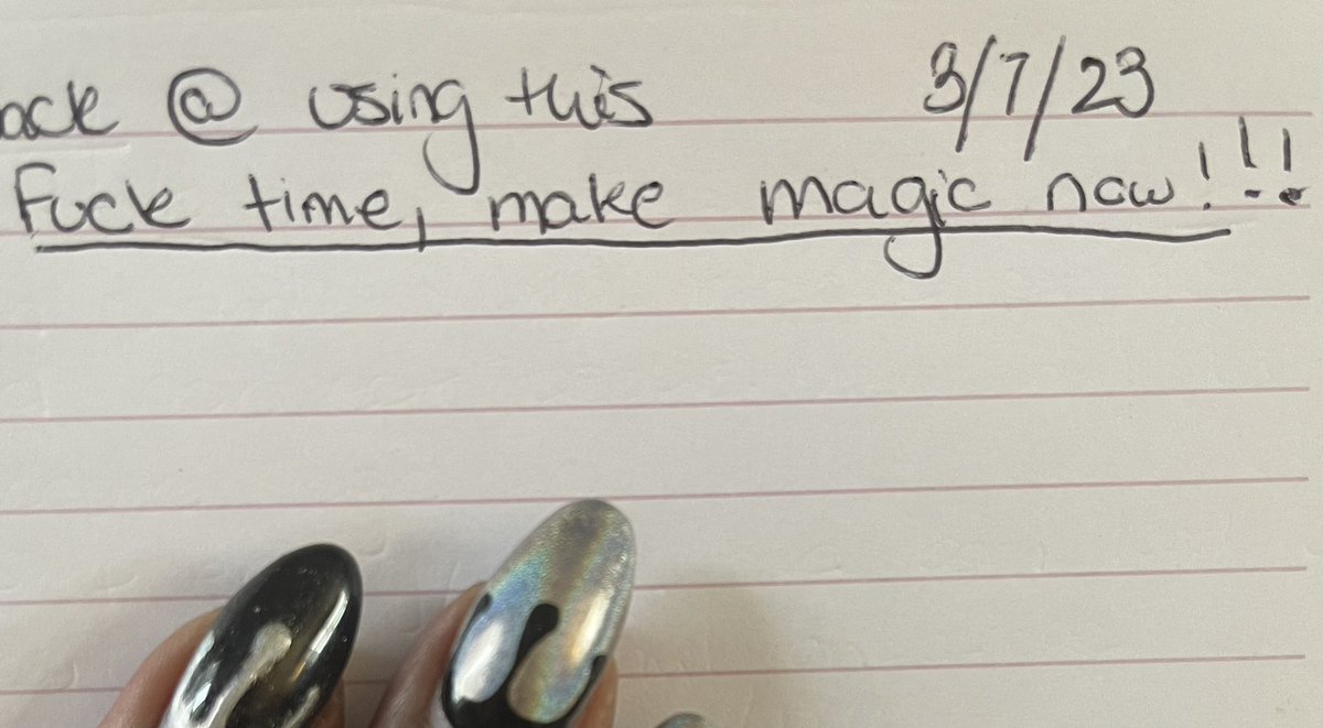 SprinklesnBooze's tweet image. Back on my bullshit. #morningpages

🤍✨